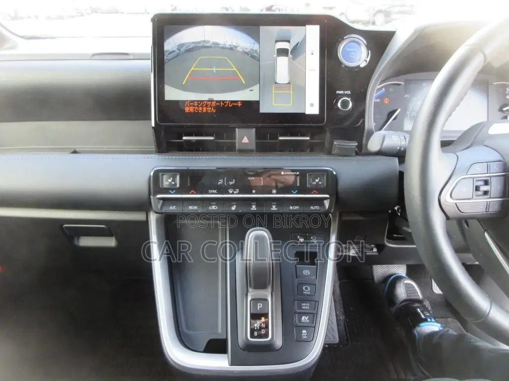 Toyota Voxy S-Z,PKG 36K MIL, 4.5 2022