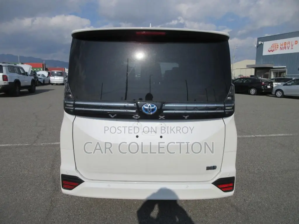Toyota Voxy S-Z,PKG 36K MIL, 4.5 2022