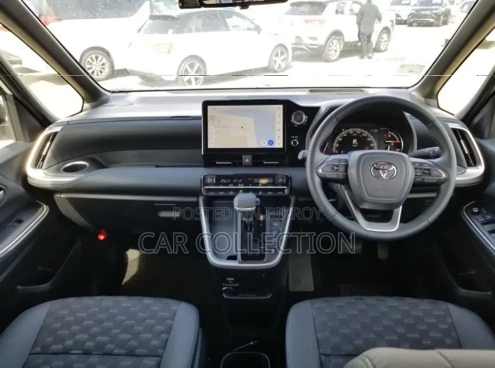 Toyota Voxy S-Z 2023