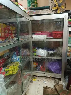 L-Shaped Glass Showcase (4ft Height, 4ft Width, 2ft L-side)