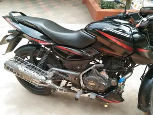 Bajaj Pulsar 150 . 2021
