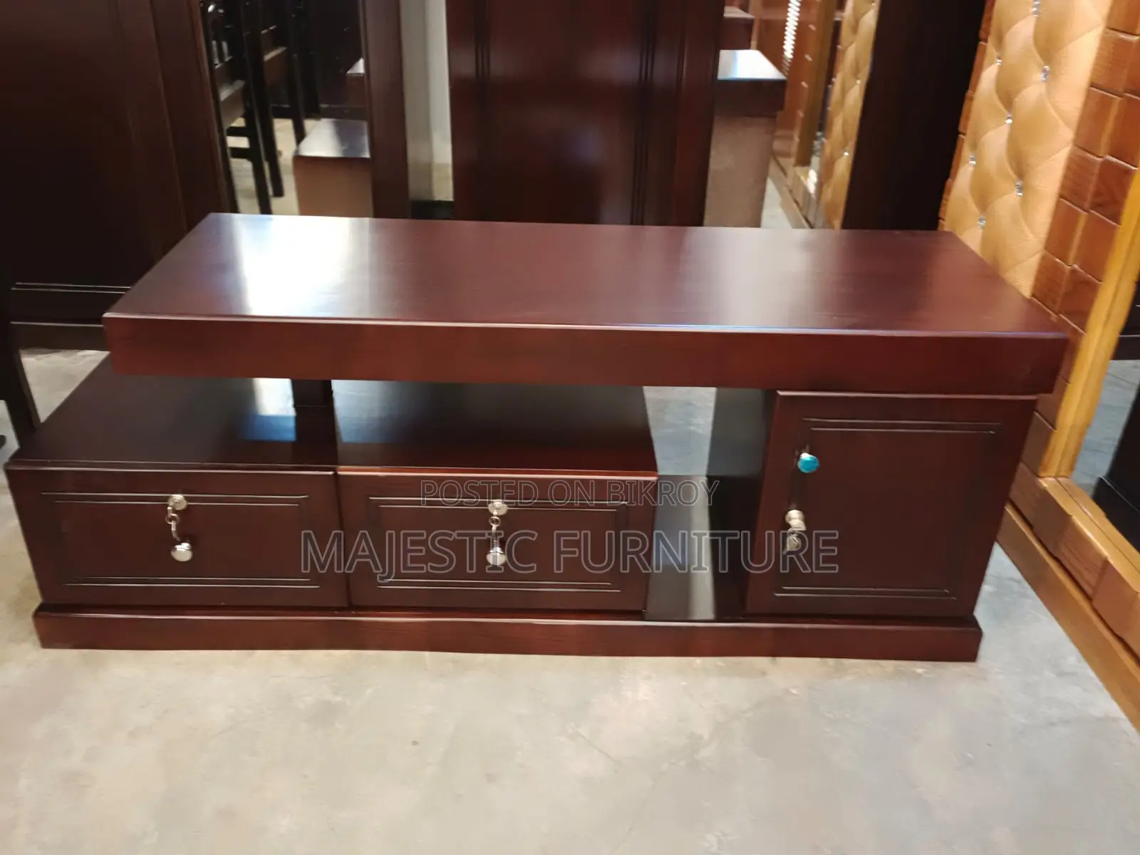 নতুন টিভি স্ট্যান্ড। মডেল # ৩২১১