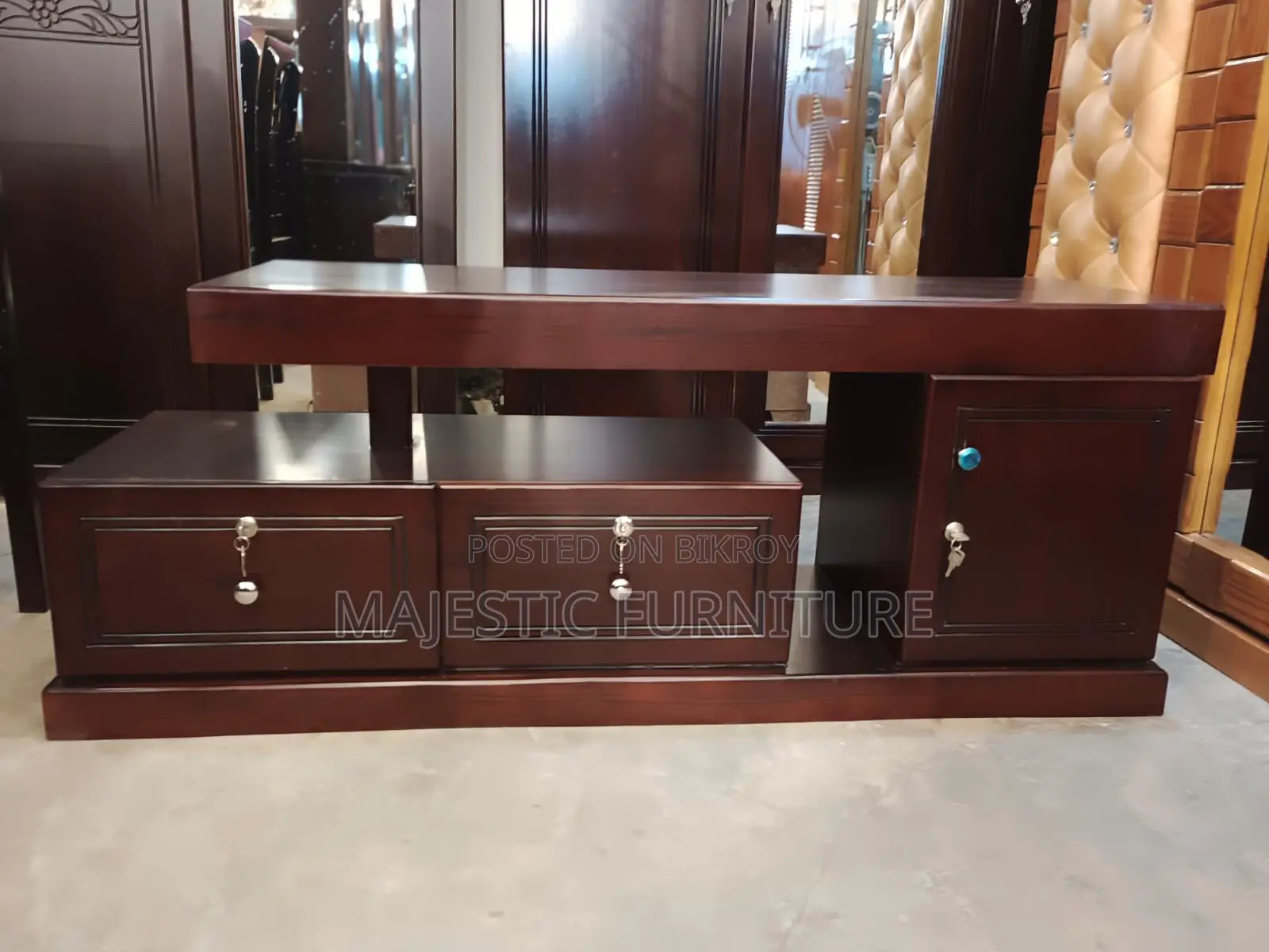 নতুন টিভি স্ট্যান্ড। মডেল # ৩২১১