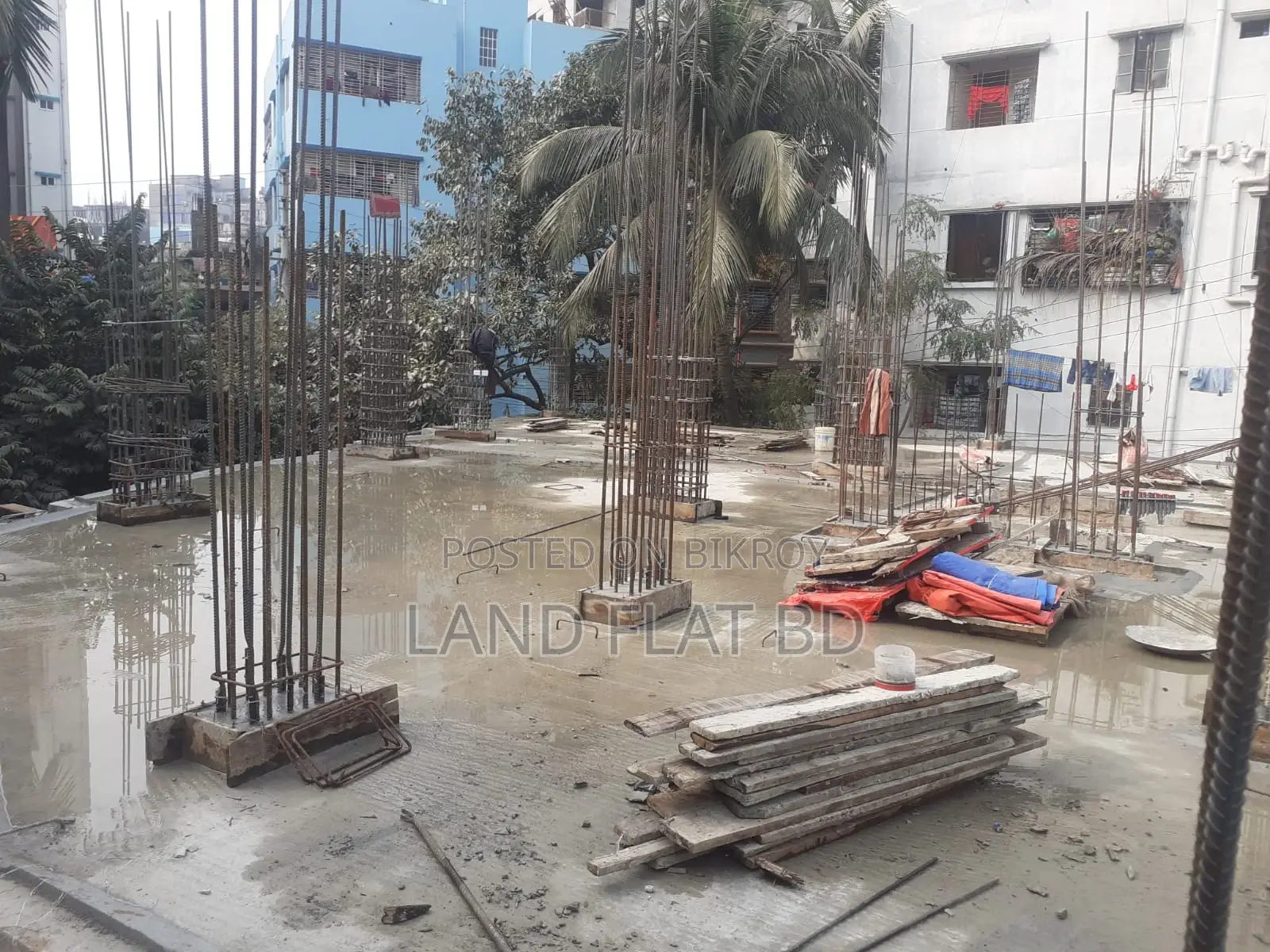 1295 sq ft flat for sale on South-West corner plot