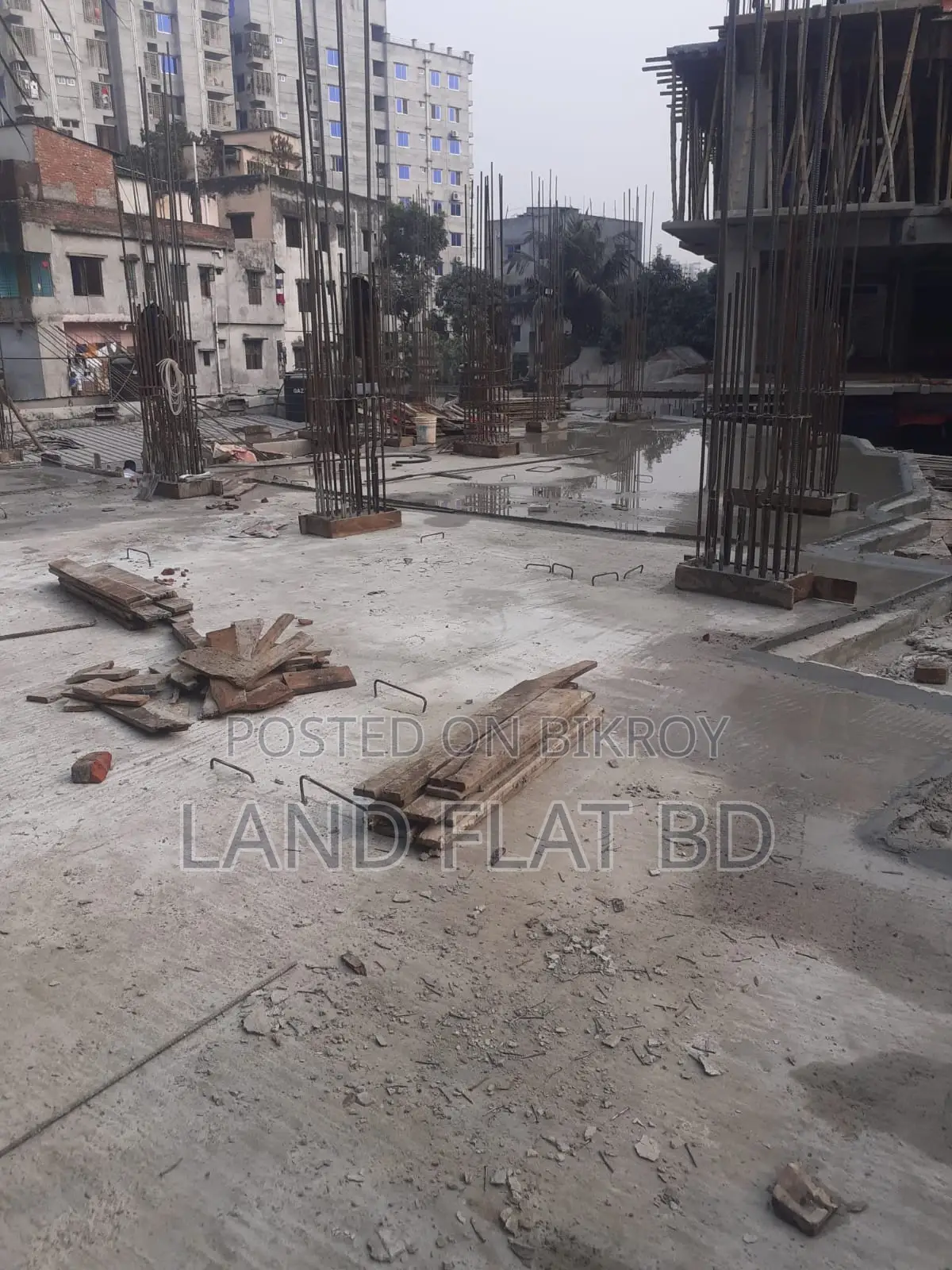 1295 sq ft flat for sale on South-West corner plot