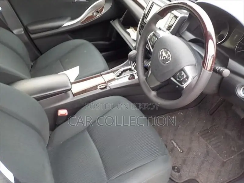 Toyota Premio FL 2020