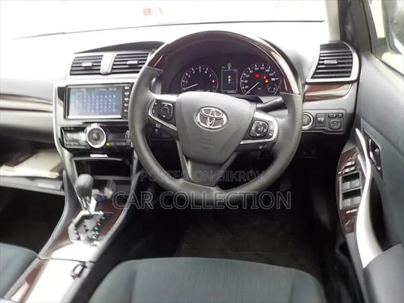 Toyota Premio FL 2020
