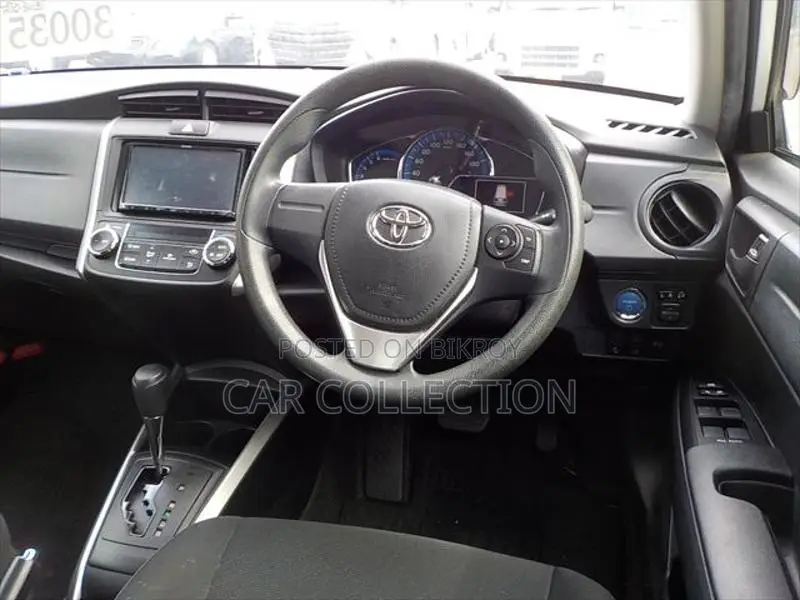 Toyota Fielder Ex Hybrid White 2020