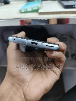 OnePlus 9R 12gb 256 (Used)