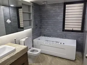 Rent Apartment 4-Bedroom 2 Carpark Gulshan