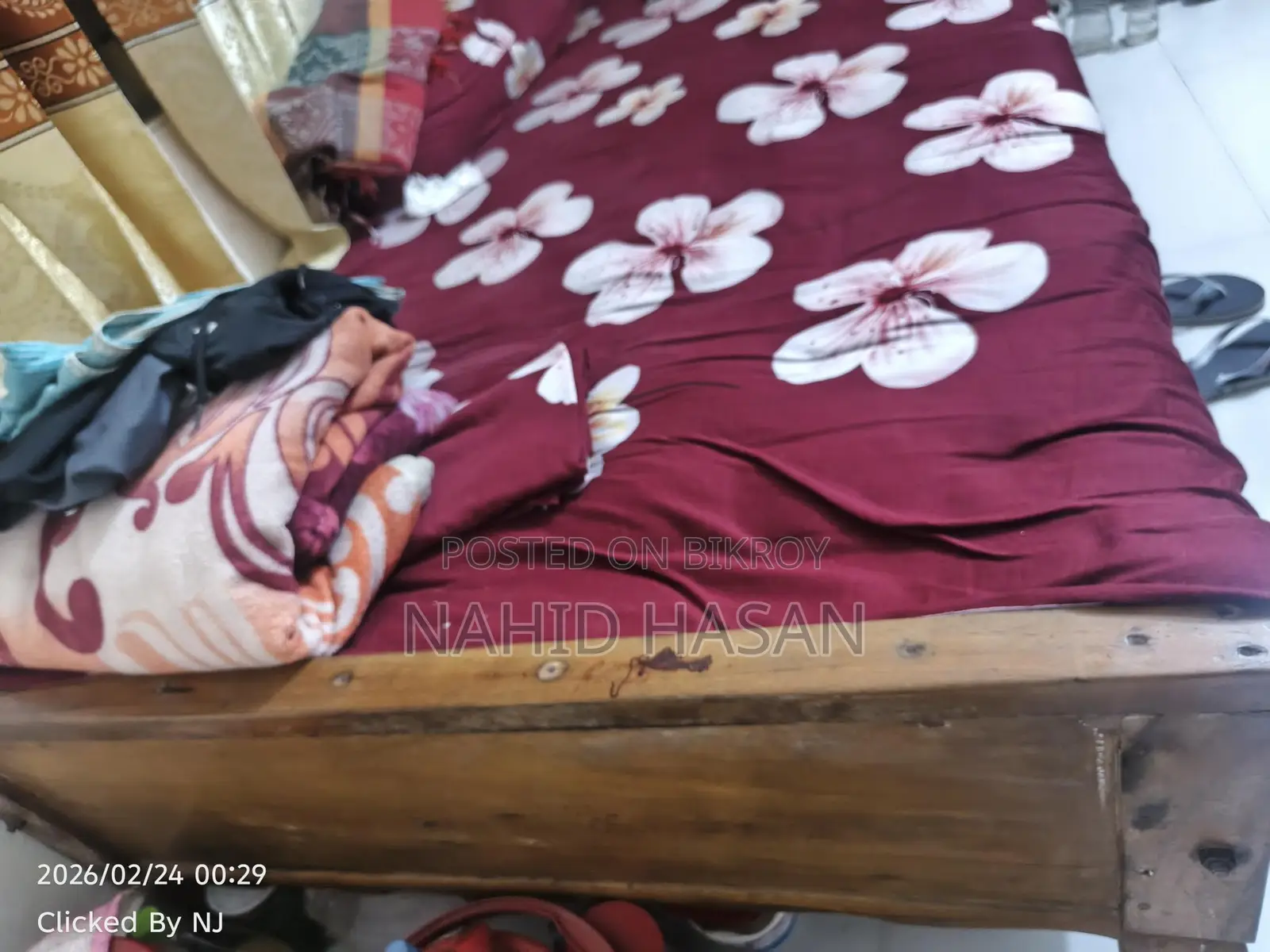 সেগুন কাঠের খাট