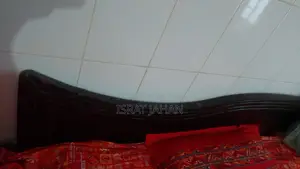 ৫/৭ ফিট সেগুন কাঠের সেমি-বক্স খাট ও জাজিম