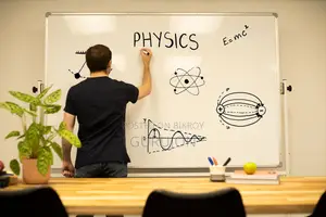 PHYSICS HOME TUTOR IN DHANMONDI