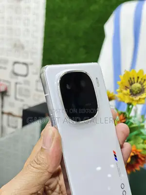 iQOO 12 256gb Global (Used)