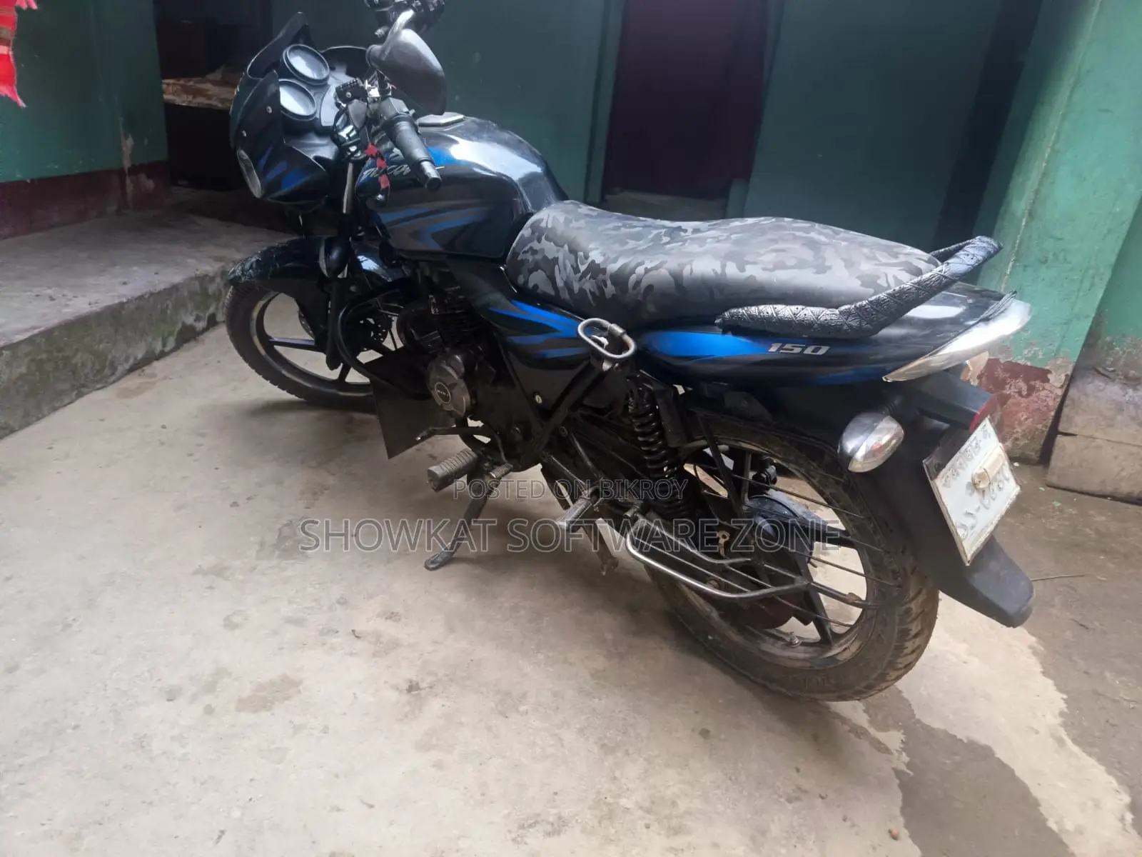 Bajaj Discover 150 2016
