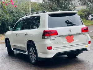 V 8 for rent