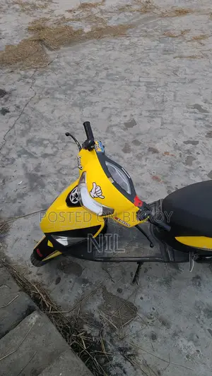 Runner Skooty . 2023