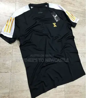 এই Premium Round Neak T-shirt আপনাকে দিবে স্মার্ট ও ক্লাসি ফিল