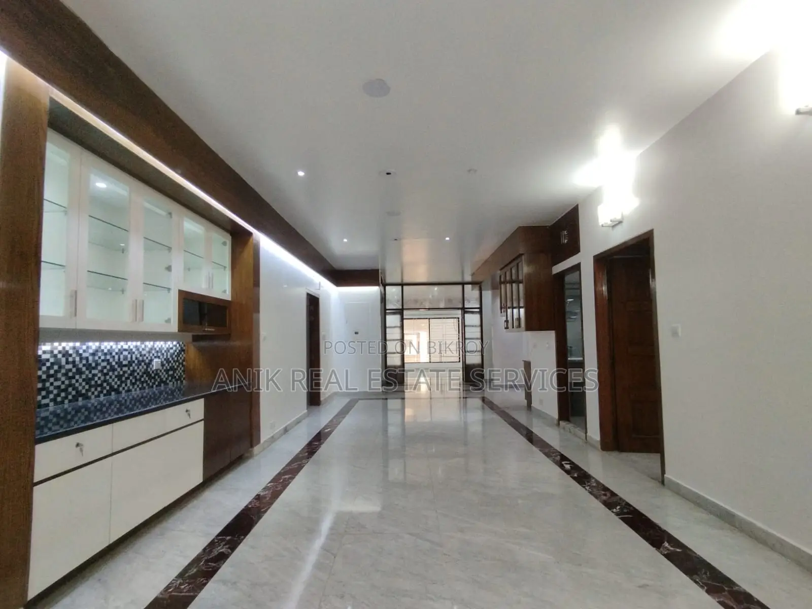 Good Quality 3200 Sft Un Farnised Flat Rent At Baridhara
