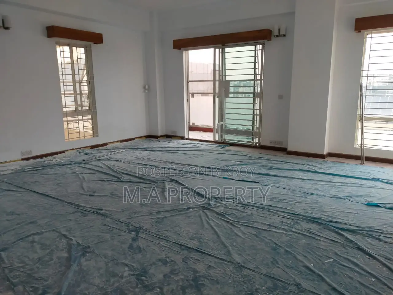 Duplex Apartment 5600sqft 4-Bedroom 2-Carpark Gulshan North