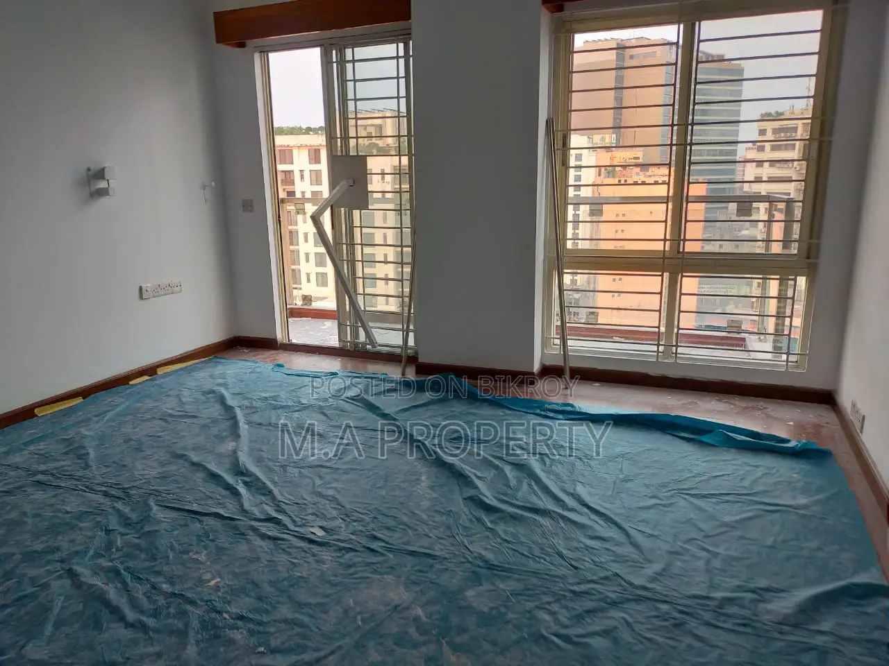 Duplex Apartment 5600sqft 4-Bedroom 2-Carpark Gulshan North