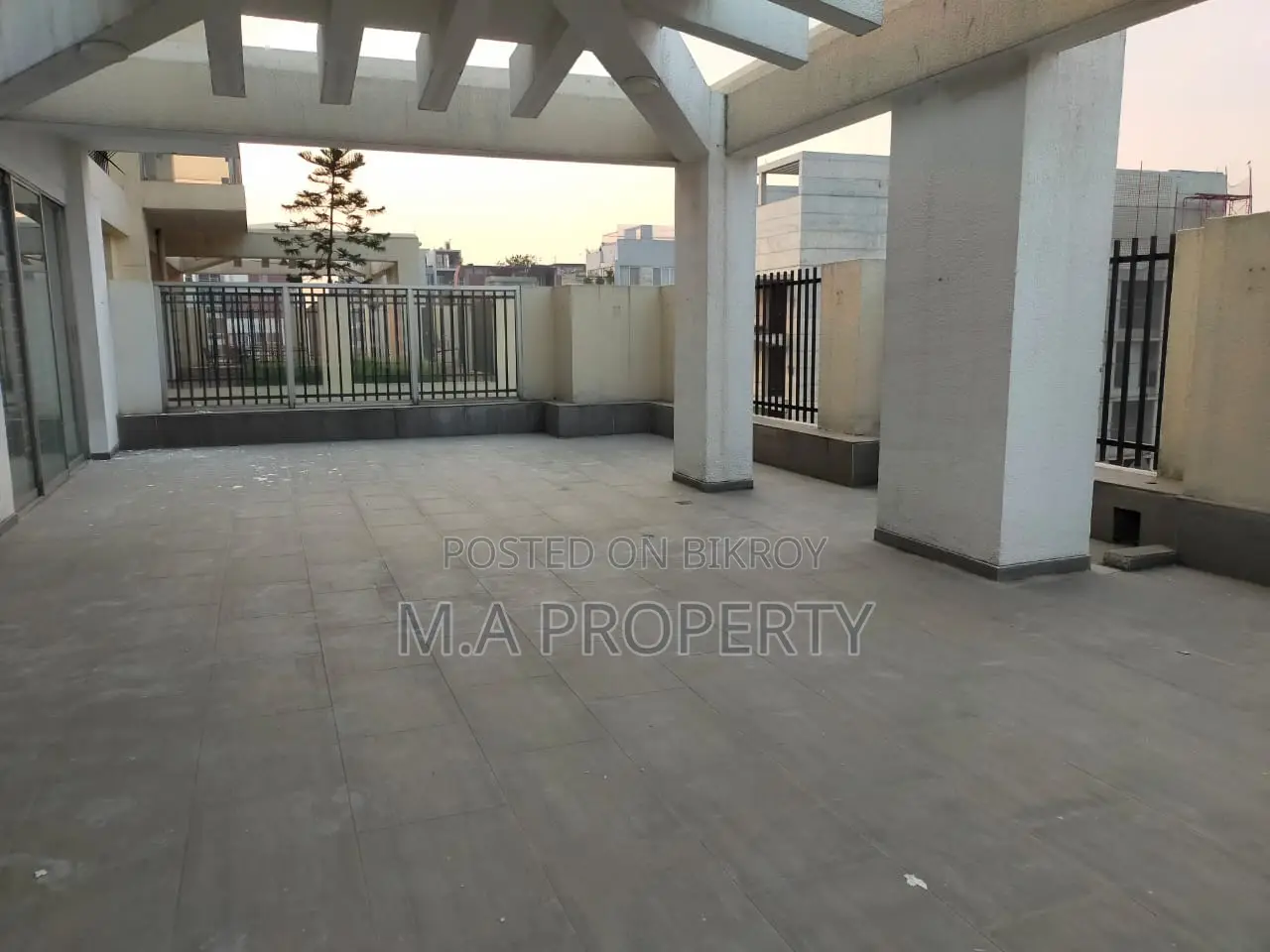 Duplex Apartment 5600sqft 4-Bedroom 2-Carpark Gulshan North