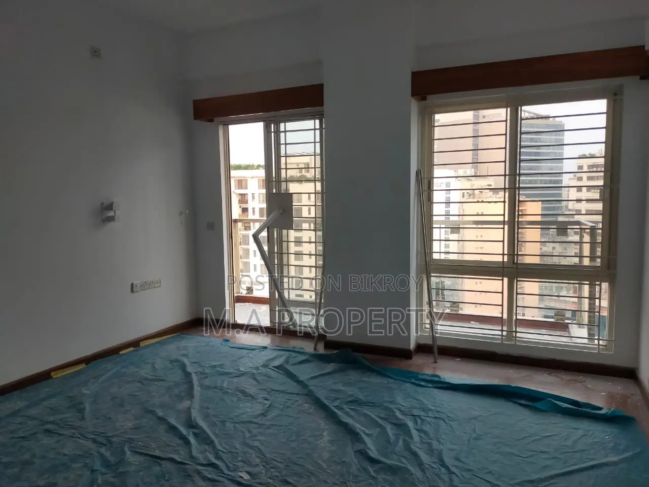 Duplex Apartment 5600sqft 4-Bedroom 2-Carpark Gulshan North