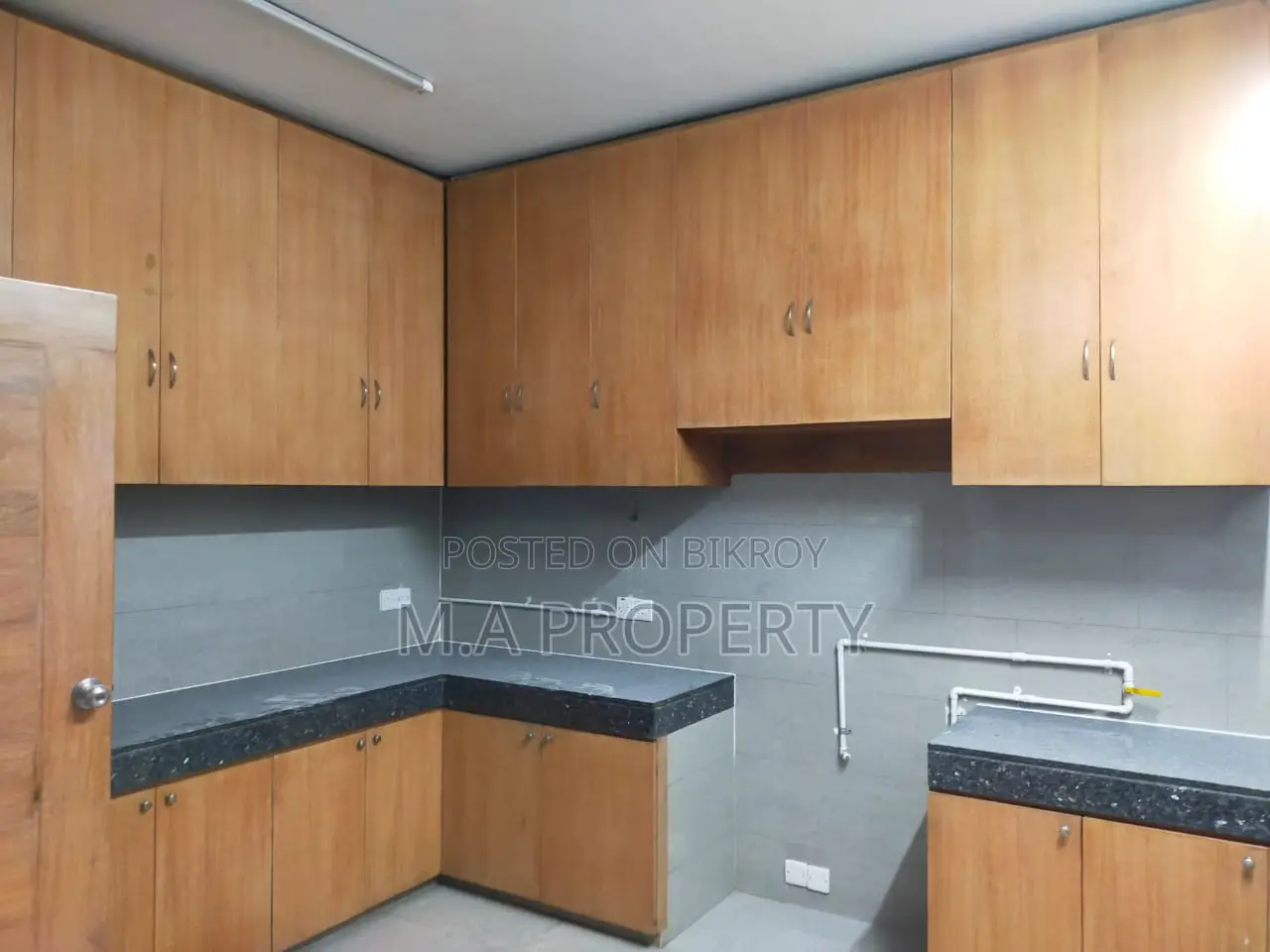 Duplex Apartment 5600sqft 4-Bedroom 2-Carpark Gulshan North