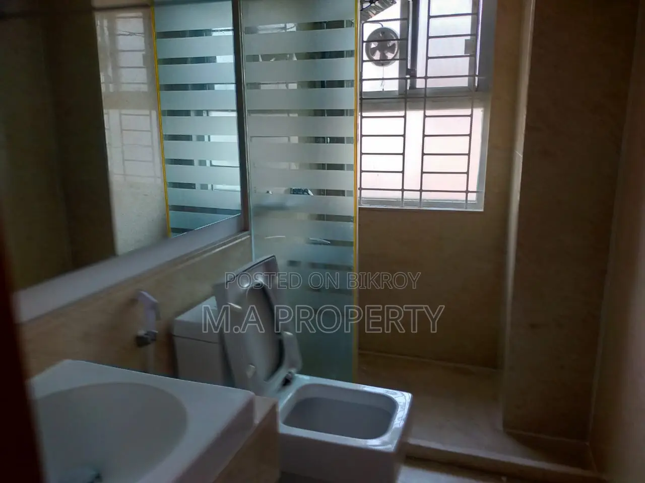 Duplex Apartment 5600sqft 4-Bedroom 2-Carpark Gulshan North