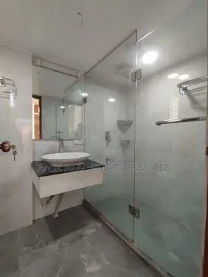Good Quality 3200 Sft Un Farnised Flat Rent At Baridhara