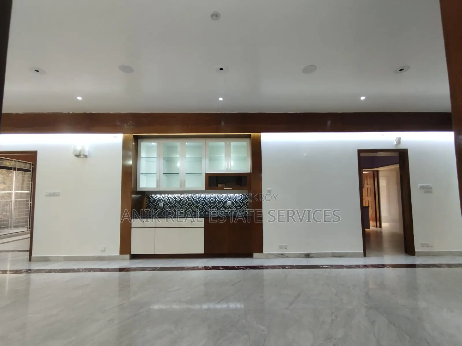 Good Quality 3200 Sft Un Farnised Flat Rent At Baridhara