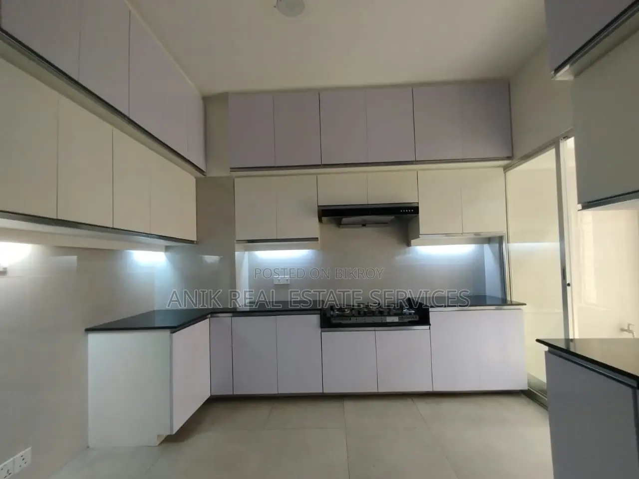 Good Quality 3200 Sft Un Farnised Flat Rent At Baridhara