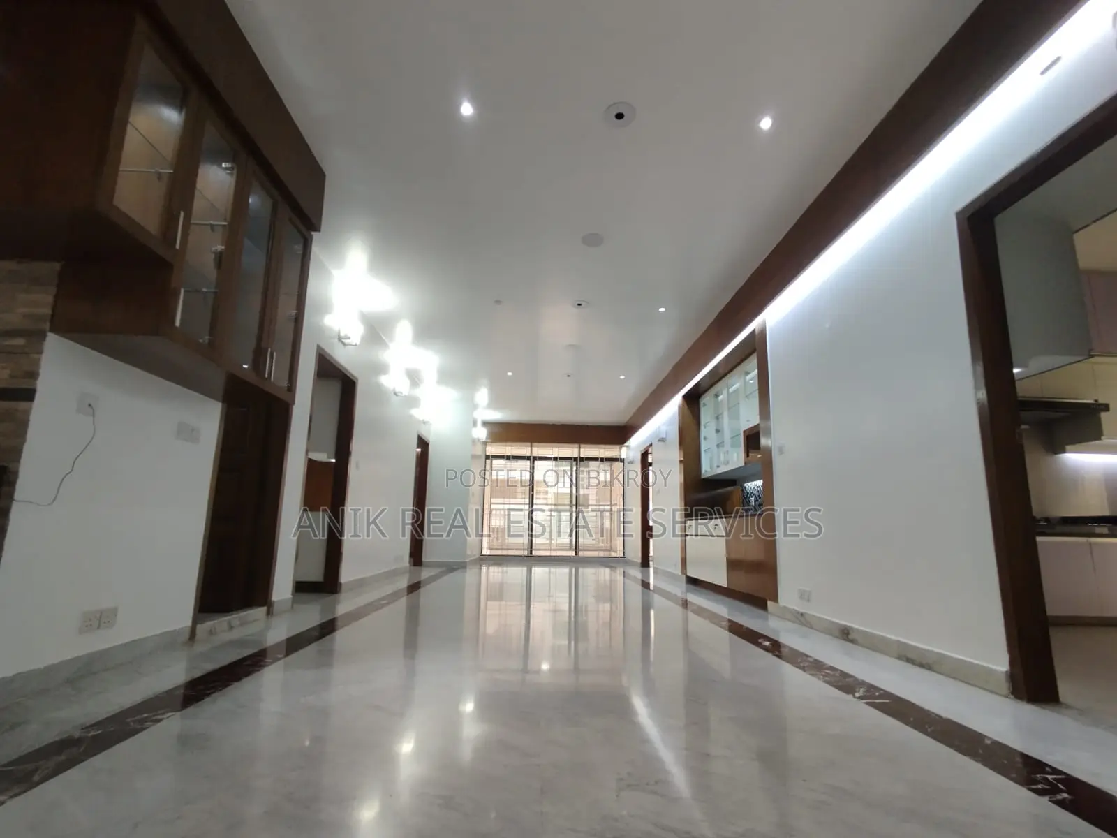 Good Quality 3200 Sft Un Farnised Flat Rent At Baridhara