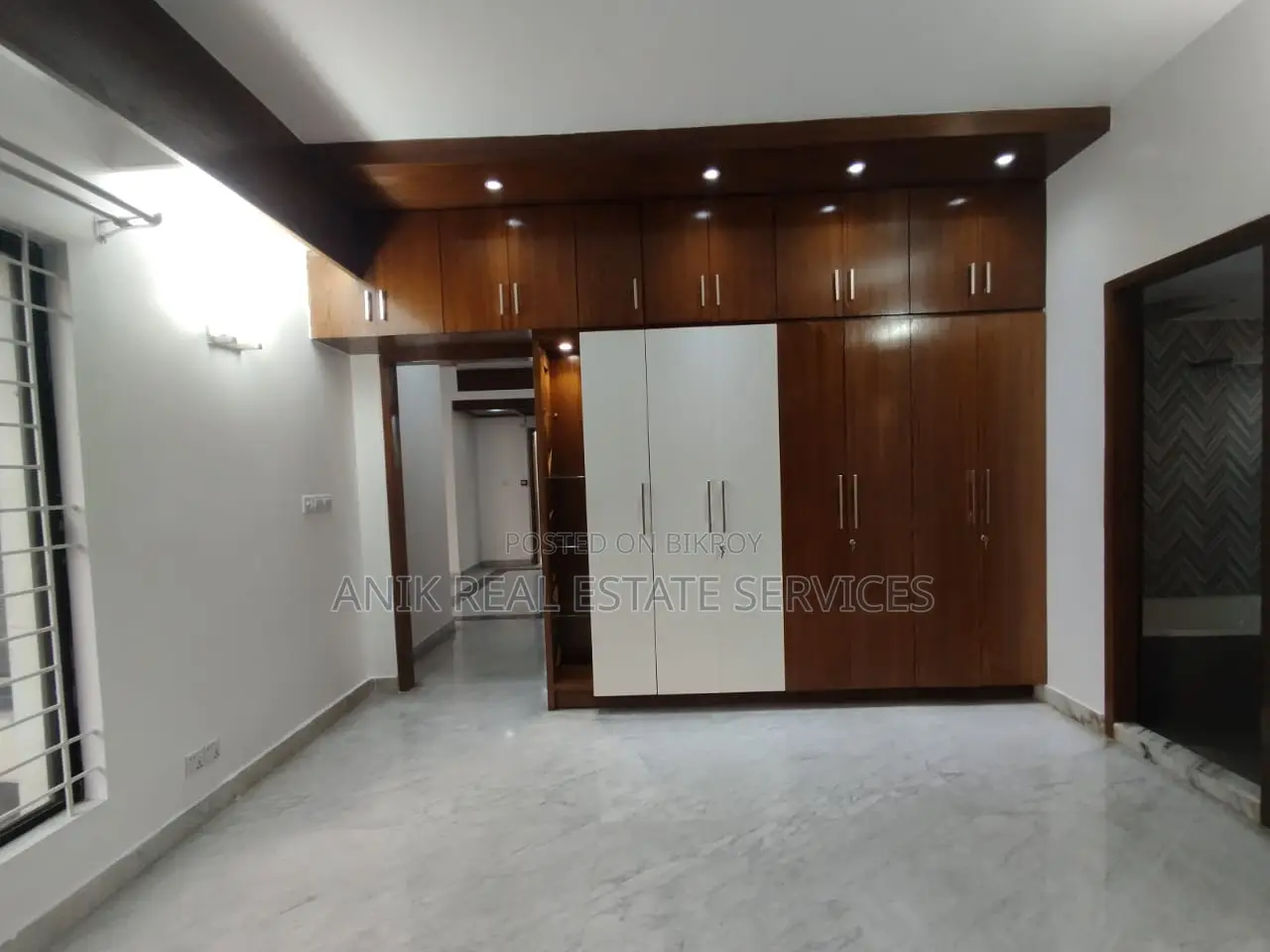Good Quality 3200 Sft Un Farnised Flat Rent At Baridhara
