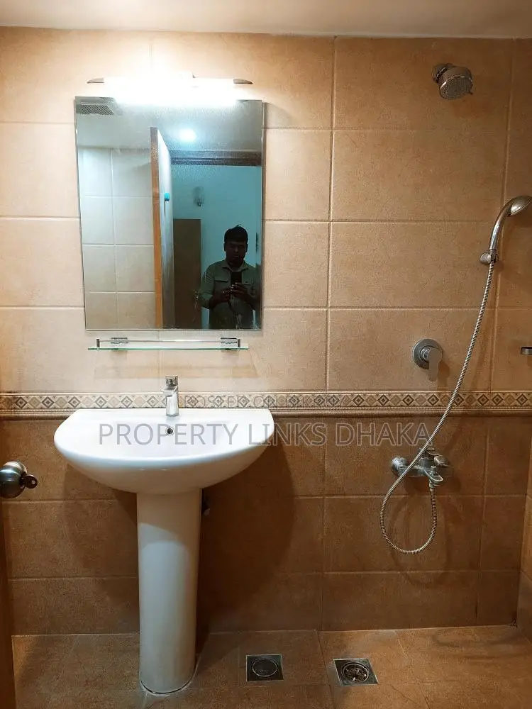 Unfurnished flat for Rent in Gulshan