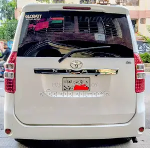 টয়োটা নোয়া এসআই পুশ ২০১৩