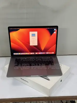 Macbook Pro 16" Core i7 | 16gb Ram| 512gb ssd