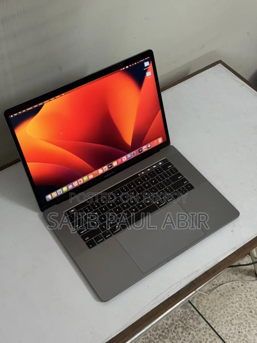 Macbook Pro 16" Core i7 | 16gb Ram| 512gb ssd
