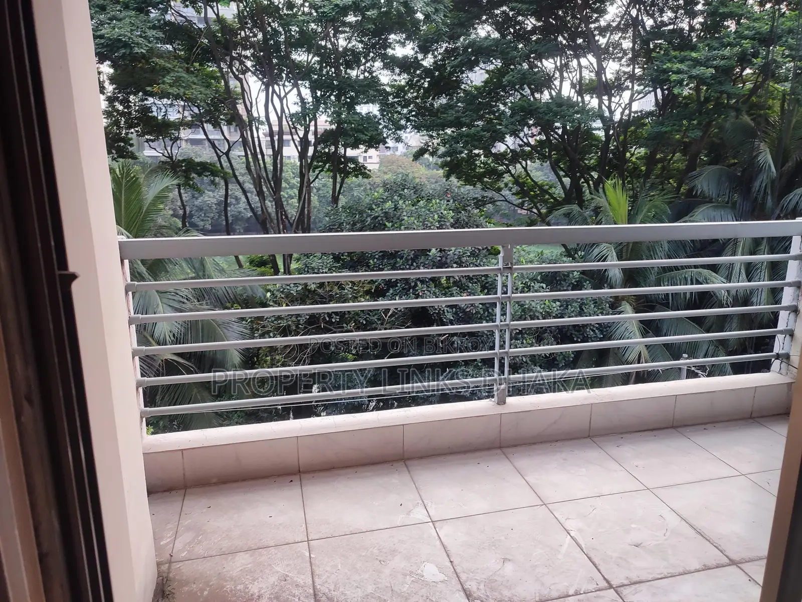 Park View Luxurious Semi Furnished Flat at North Gulshan