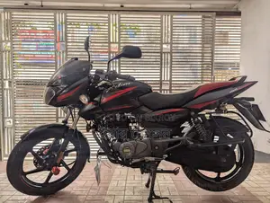 Bajaj Pulsar 150 . 2018