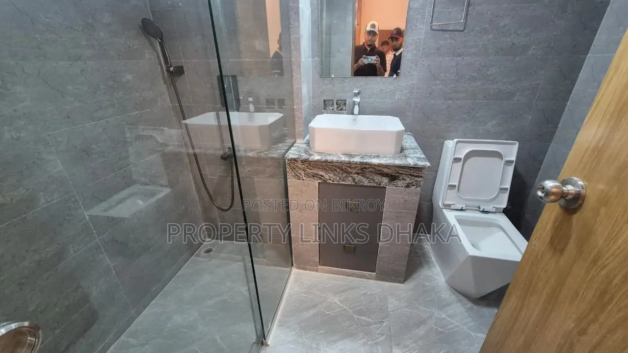 Unfurnished flat for Rent in Gulshan