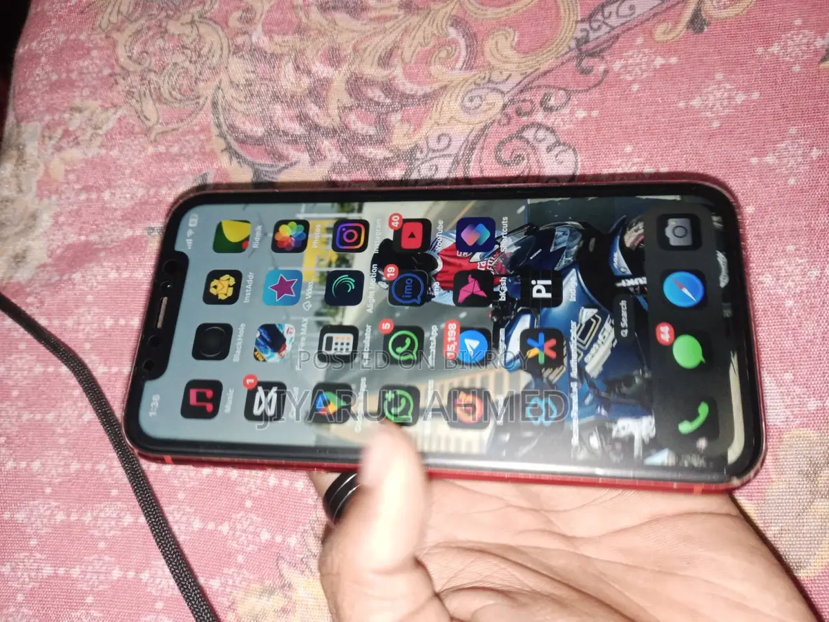 Apple iPhone XR (Used)