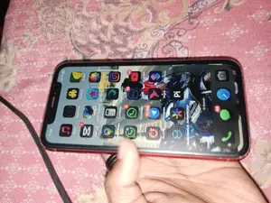 Apple iPhone XR (Used)