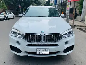 বিএমডব্লিউ এক্স৫ ২০১৭ সাদা