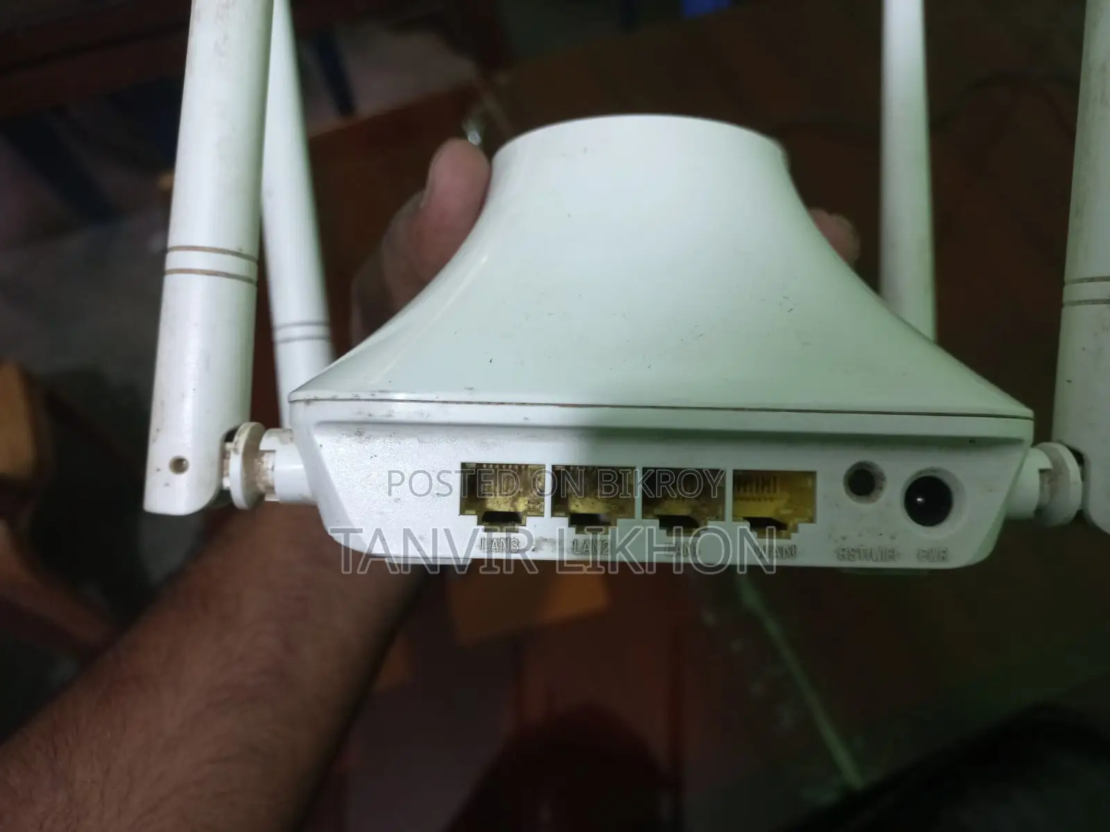 Tenda Router with Adapter