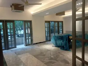 (৪,৩০০ বর্গফুট) গুলশান-১ এ অফিস স্পেস ভাড়া হবে