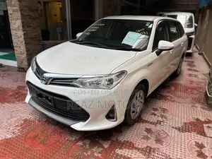 Toyota Fielder EX PKG সাদা / ২০২০