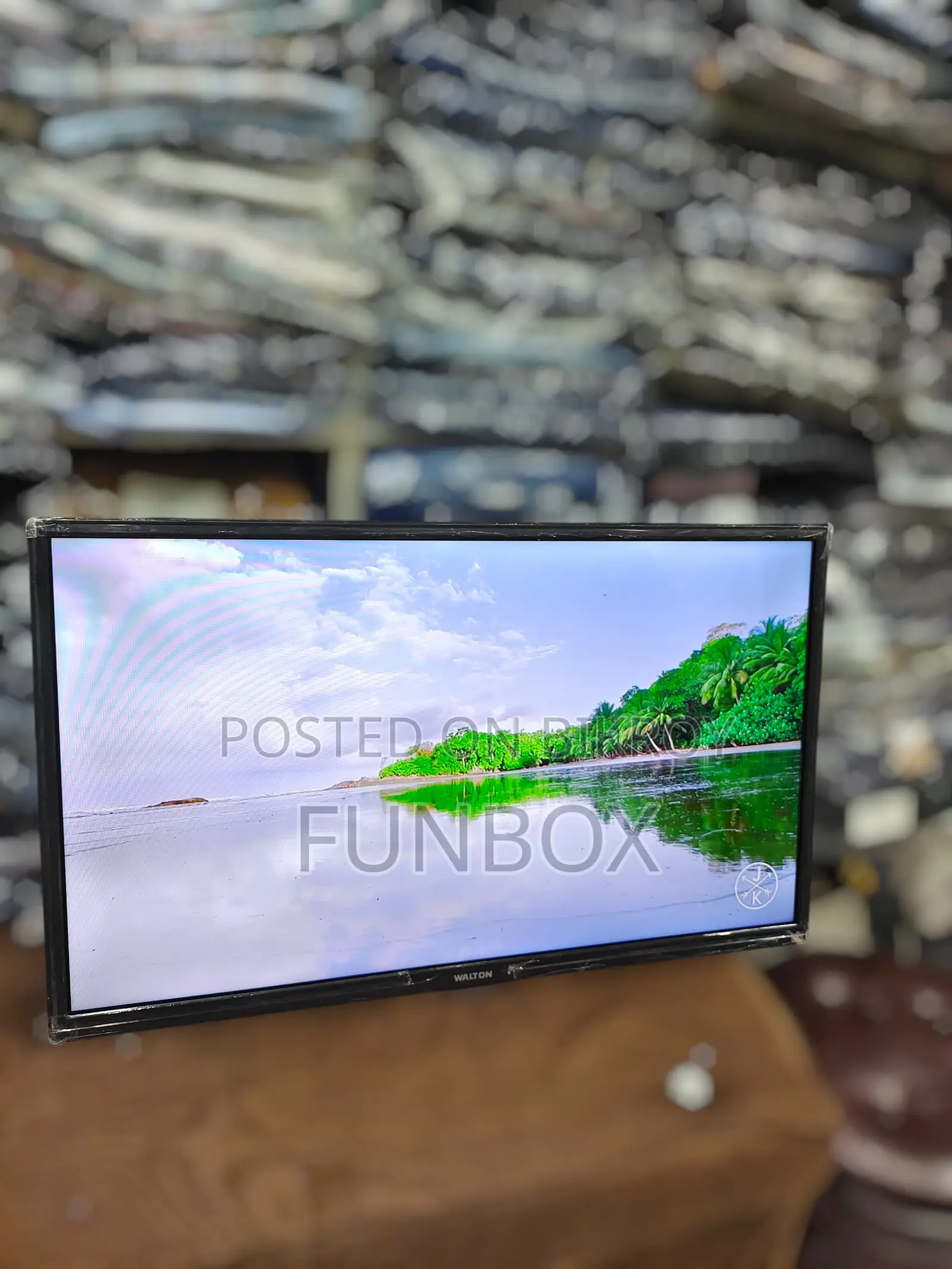 New Walton W32q20 32” Basic Led Tv Clearance Sale