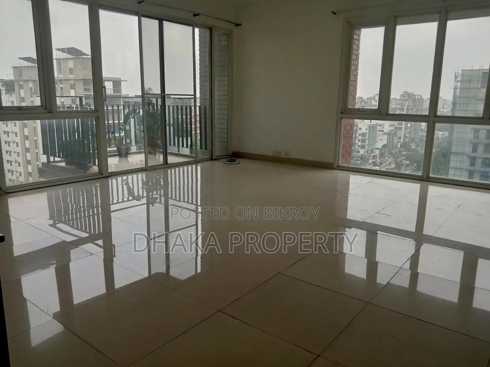 Exclusive 3 -Bedrooms (2300-Sqft) Nice Apartment Rent in Baridhara