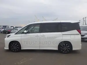 Toyota Noah S-Z, GRADE : 4.5 2022